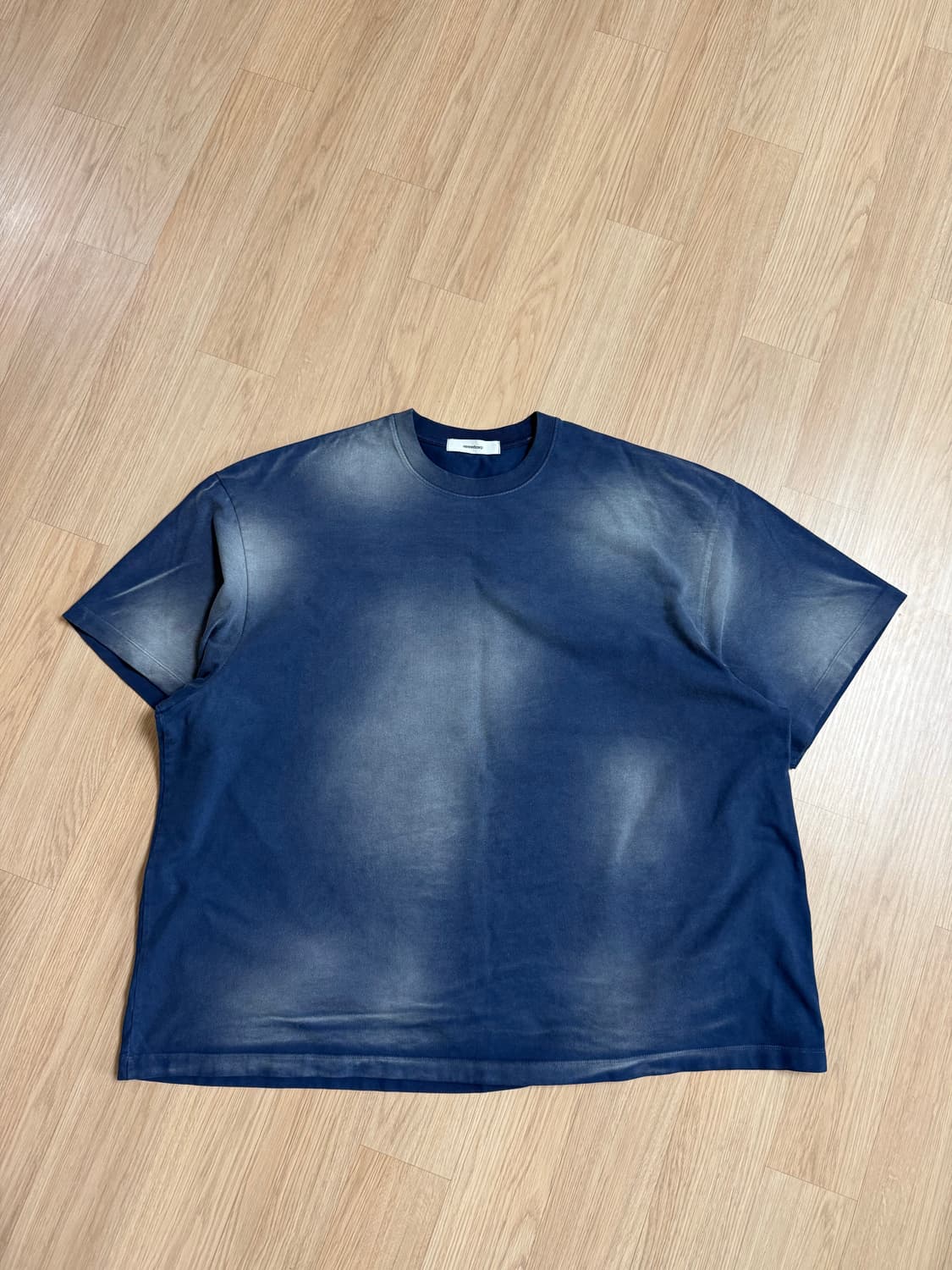 논노드 백 디테일 티셔츠 네이비 1size 상품이미지3