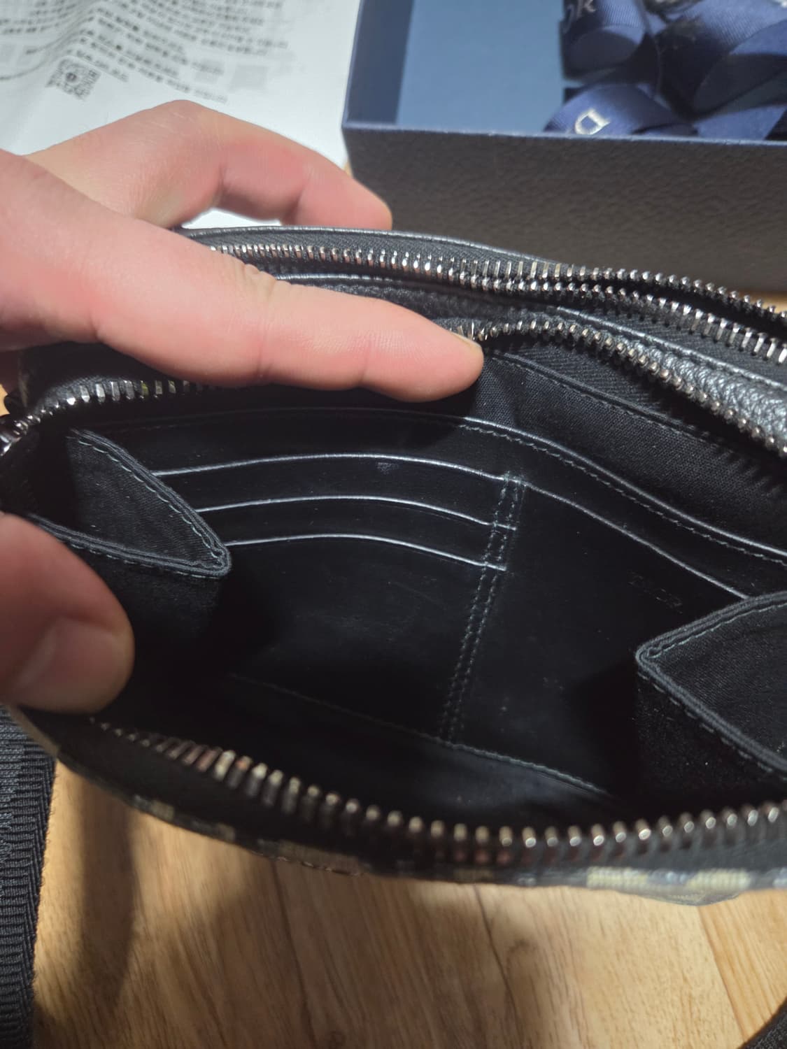 디올 스트랩 파우치 상품이미지2