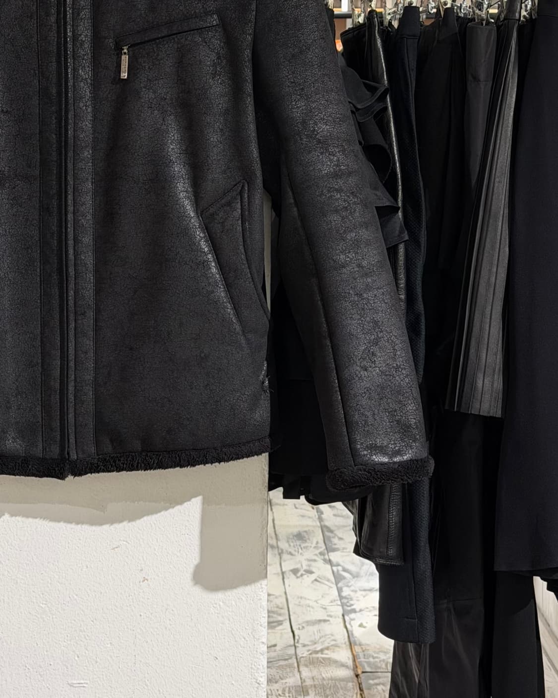 버버리 블랙라벨 블랙 라이더 무스탕 상품이미지6