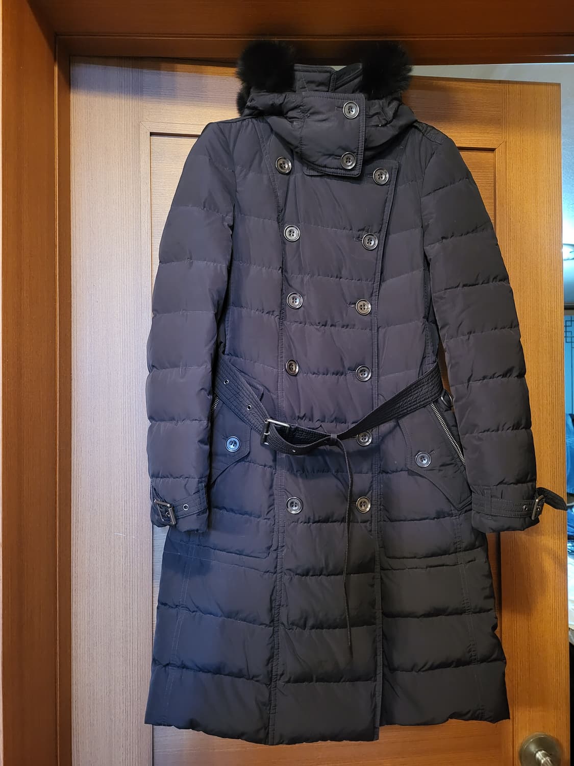 버버리 여성 폭스 후드 롱패딩 상품이미지1