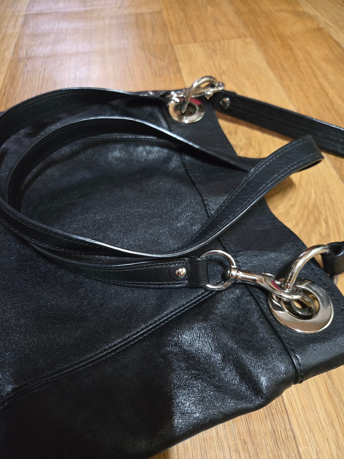 코치 에슐리 레더 히피백 숄더백 상품이미지8