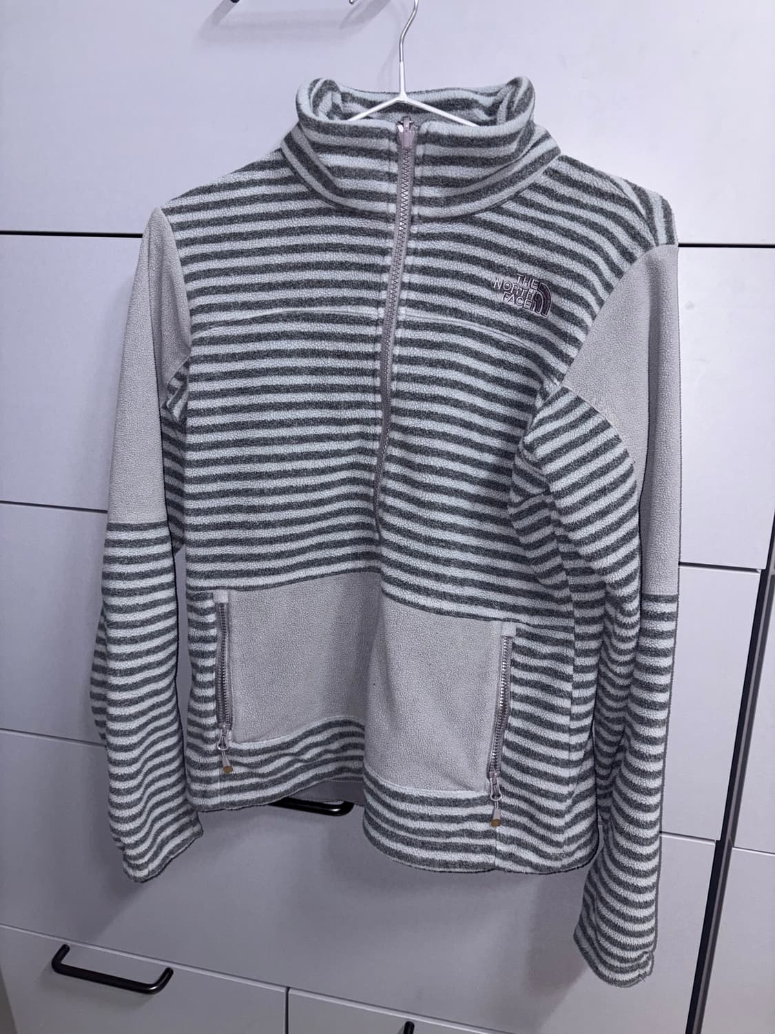 노스페이스 스트라이프 후리스 S 코이세이오 허그유어스킨 도트 상품이미지1