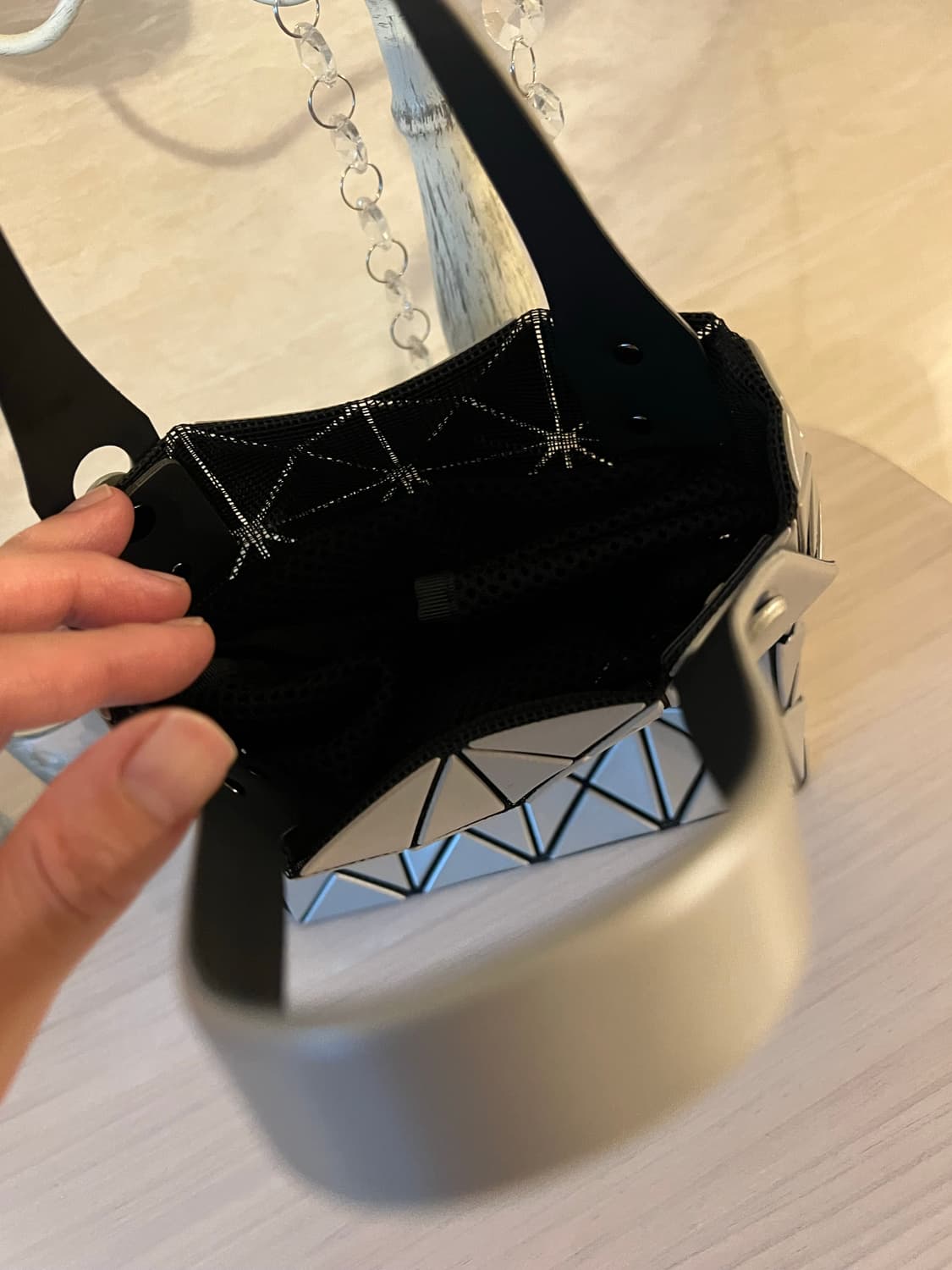 바오바오(정품) 박시 스몰 토트백 실버 상품이미지3