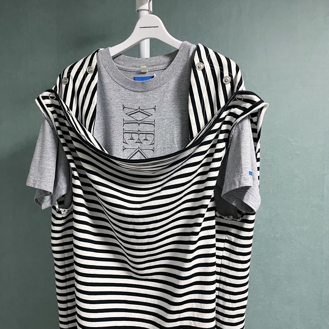 타카히로미야시타 숄더버튼 보트넥 슬리브리스 상품이미지6