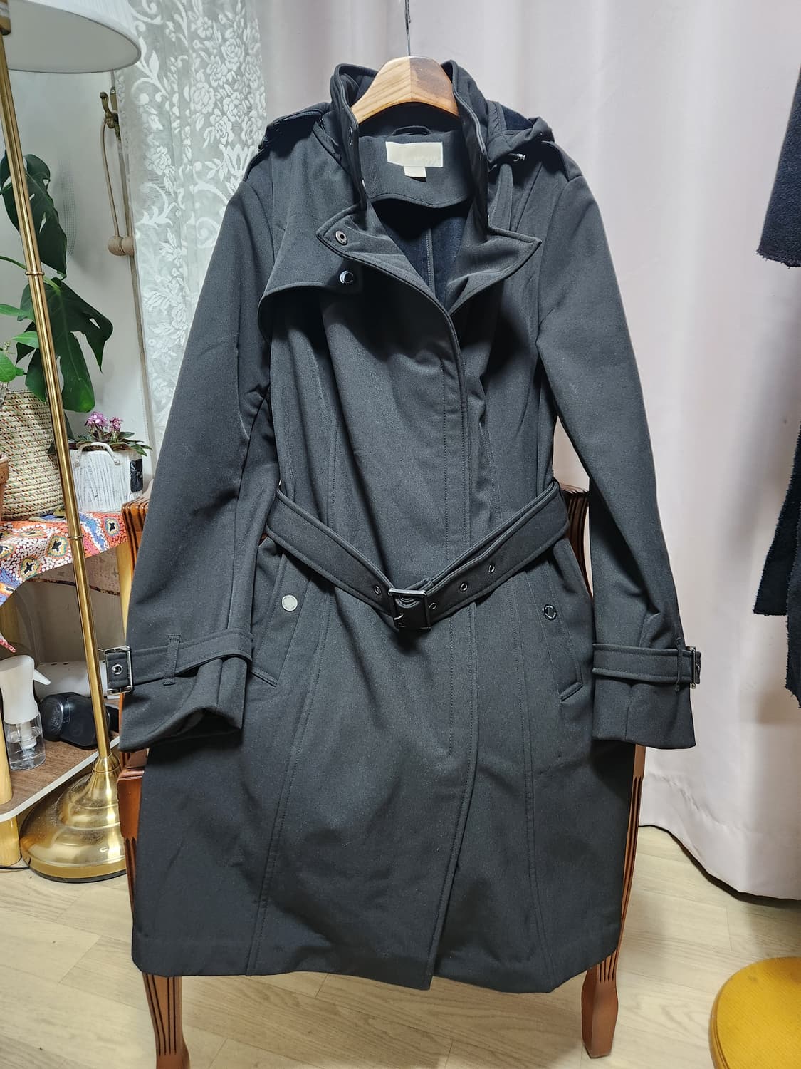 마이클코어스후드 벨트 블랙 트렌치 코트 상품이미지2