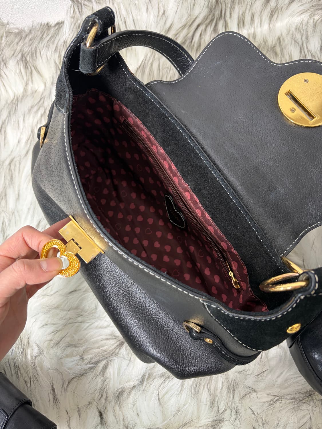 Lovcat 러브캣 블랙 골드 하트 숄더백 상품이미지6