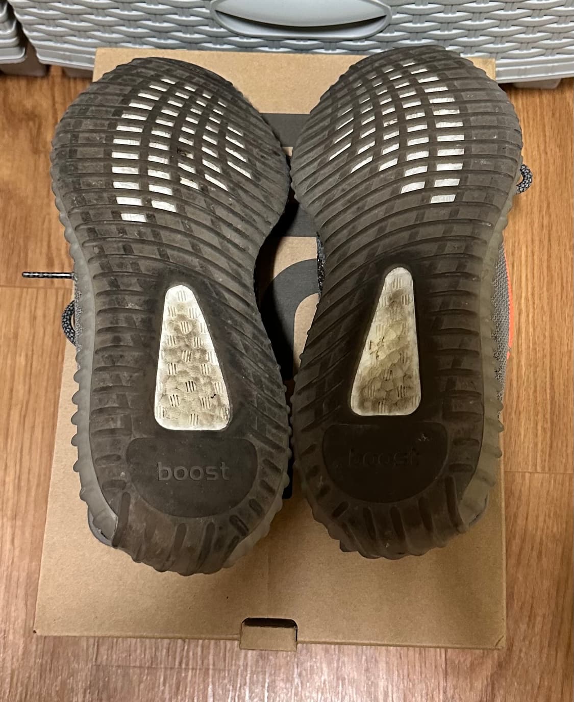 아디다스 이지 부스트 350 V2 벨루가 리플렉티브 275 상품이미지6