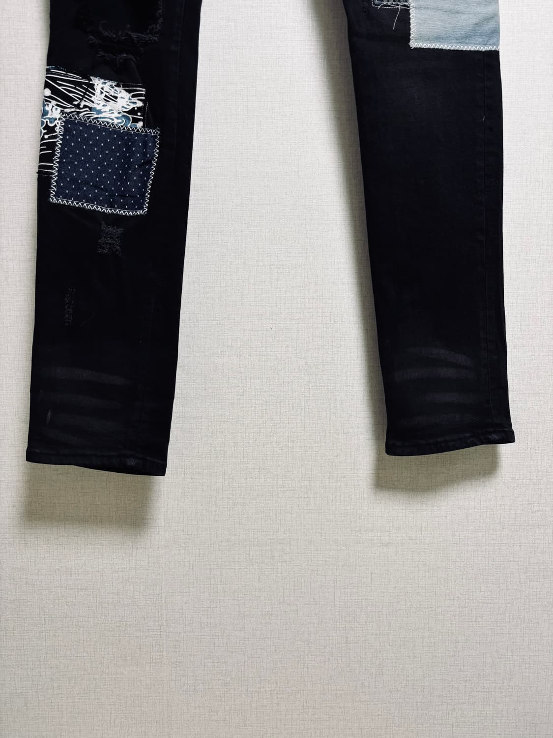 AMIRI 아미리 패치워크 블랙 데님 팬츠 상품이미지3
