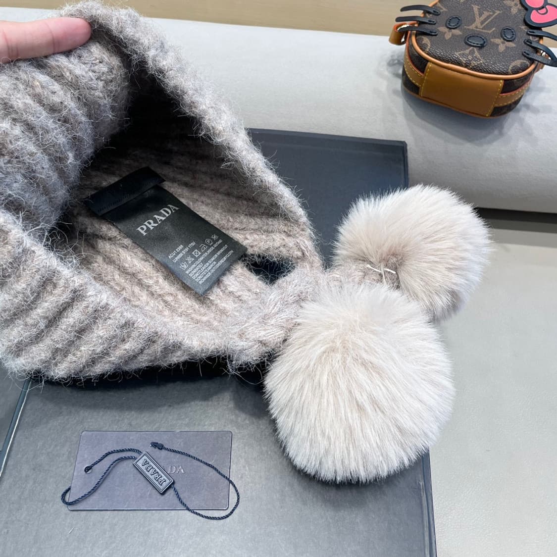 프라다 가을 겨울 모자
 상품이미지5