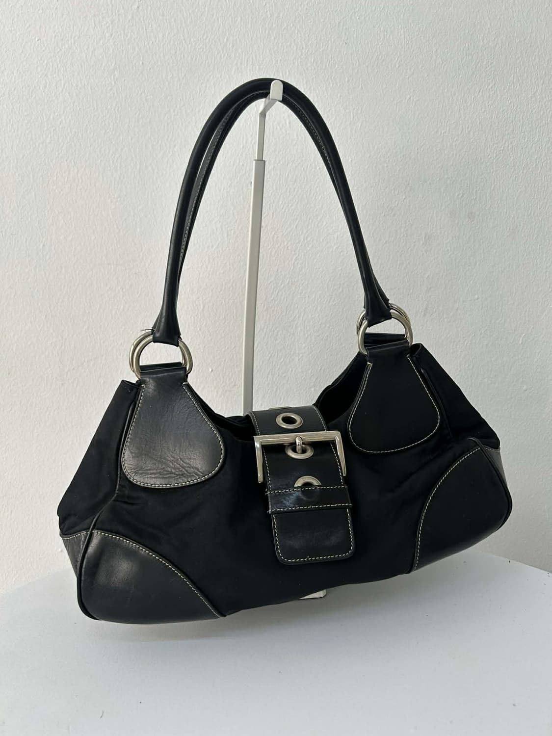 프라다 포코노 나일론 버클 호보 숄더백 상품이미지1