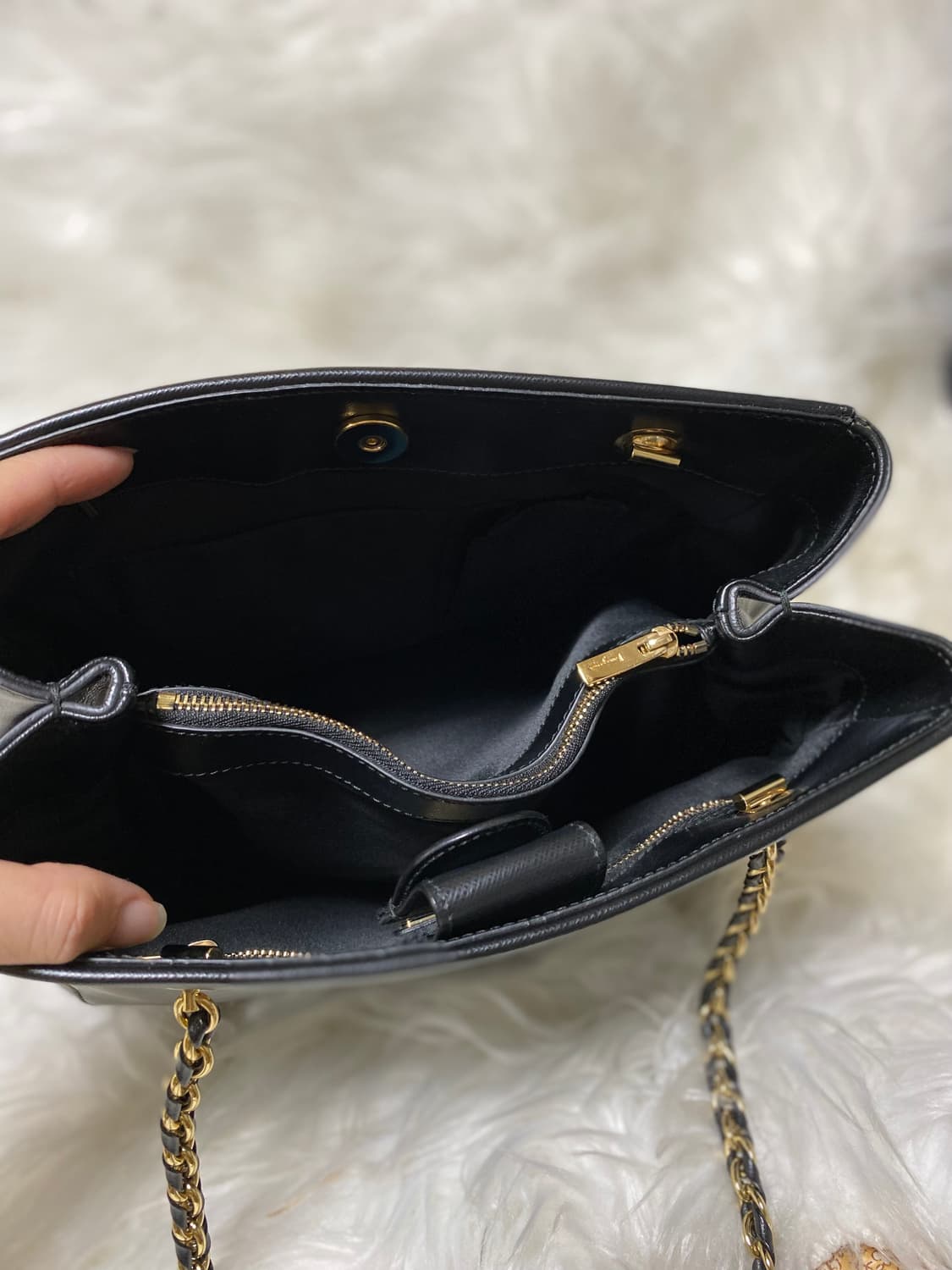 페라가모 블랙 체인 숄더백 상품이미지7