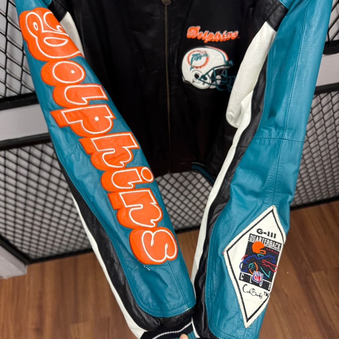 90s G-lll 칼뱅크 레더 바시티자켓 NFL 마이애미 돌핀스 블랙 상품이미지6