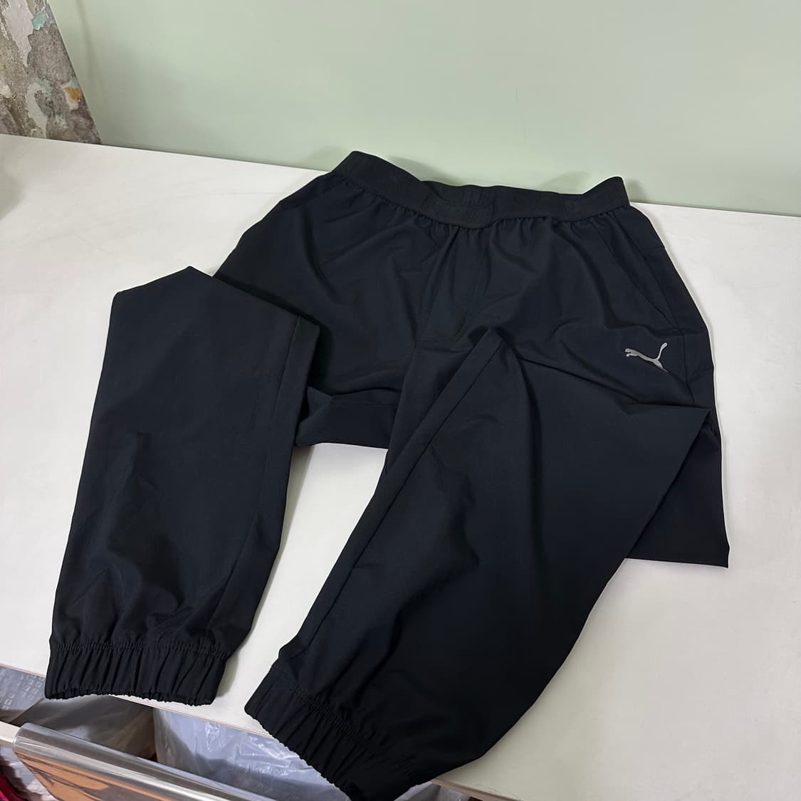 95 M 푸마 블랙 레귤러핏 스카치로고 바막 경량트레이닝팬츠 상품이미지1