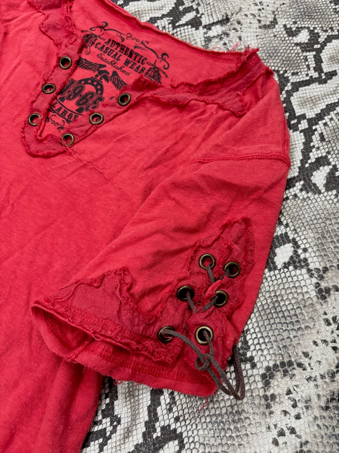 “Authentic” 00’s Design Side Eyelet Tee 상품이미지7
