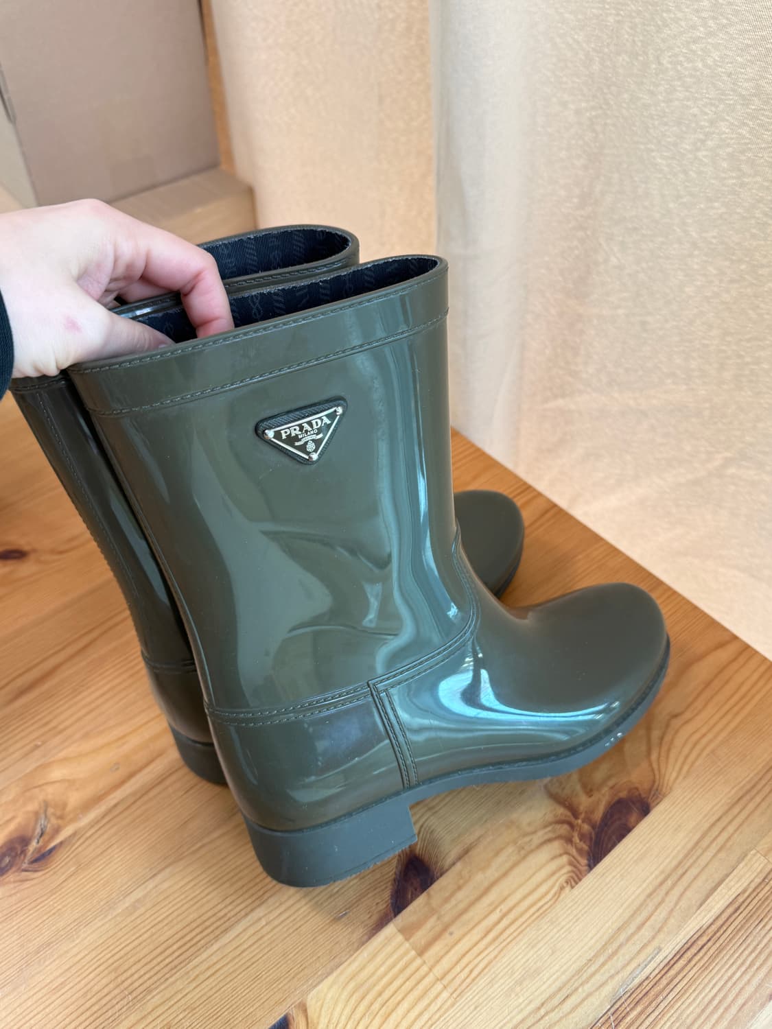 프라다 정품 여성 레인부츠 38사이즈 (볼좁은245까지) 상품이미지4