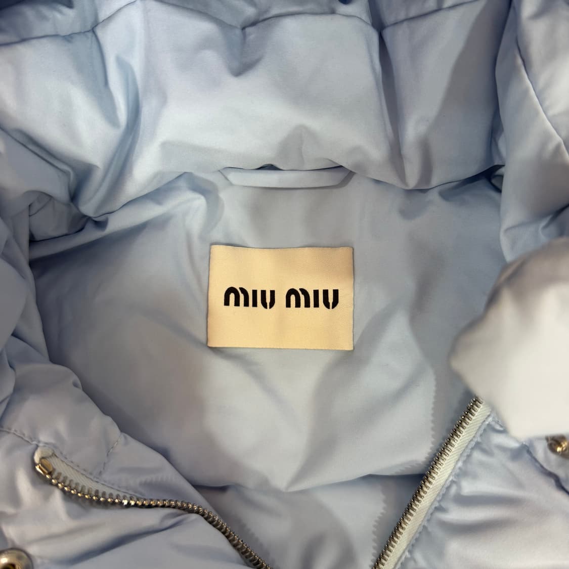 [리오브] 미우미우 테크니컬 폰지 후드 다운 자켓 패딩 상품이미지4