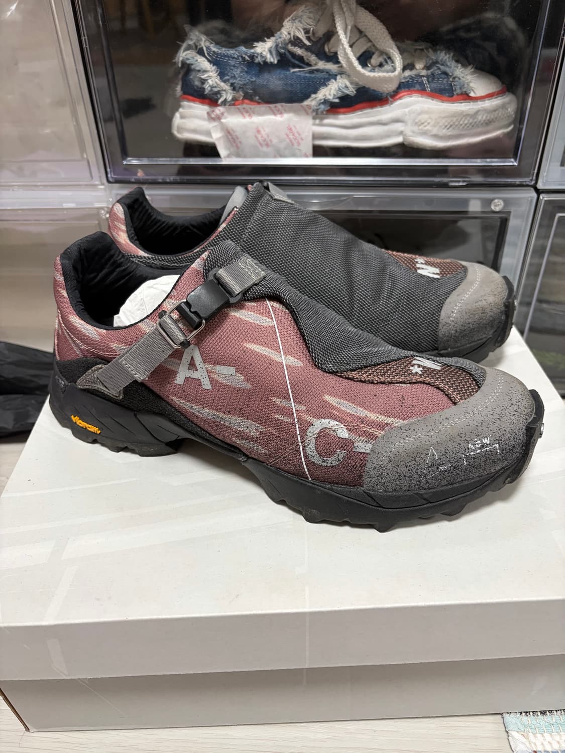 로아 어콜드월 미나르 콜라보 43 스니커즈 상품이미지2