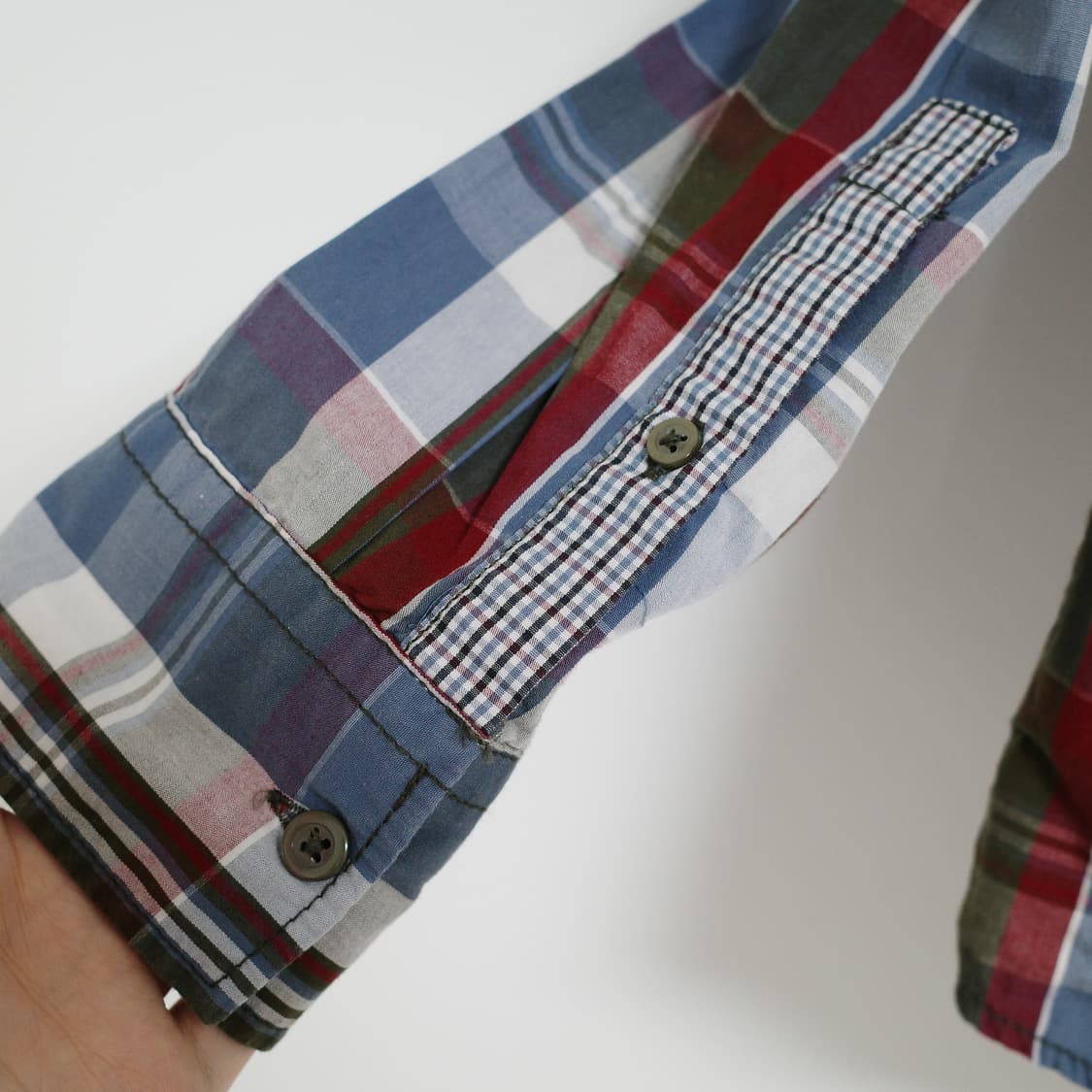 베네통 체크셔츠 판매합니다 상품이미지5