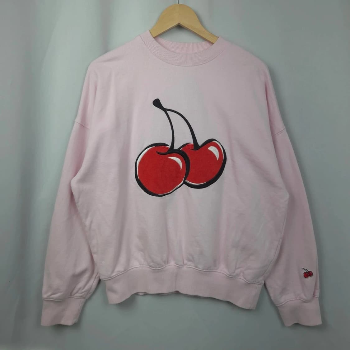 프리(~XL) 키르시 빅 체리로고 맨투맨 핑크 상품이미지1