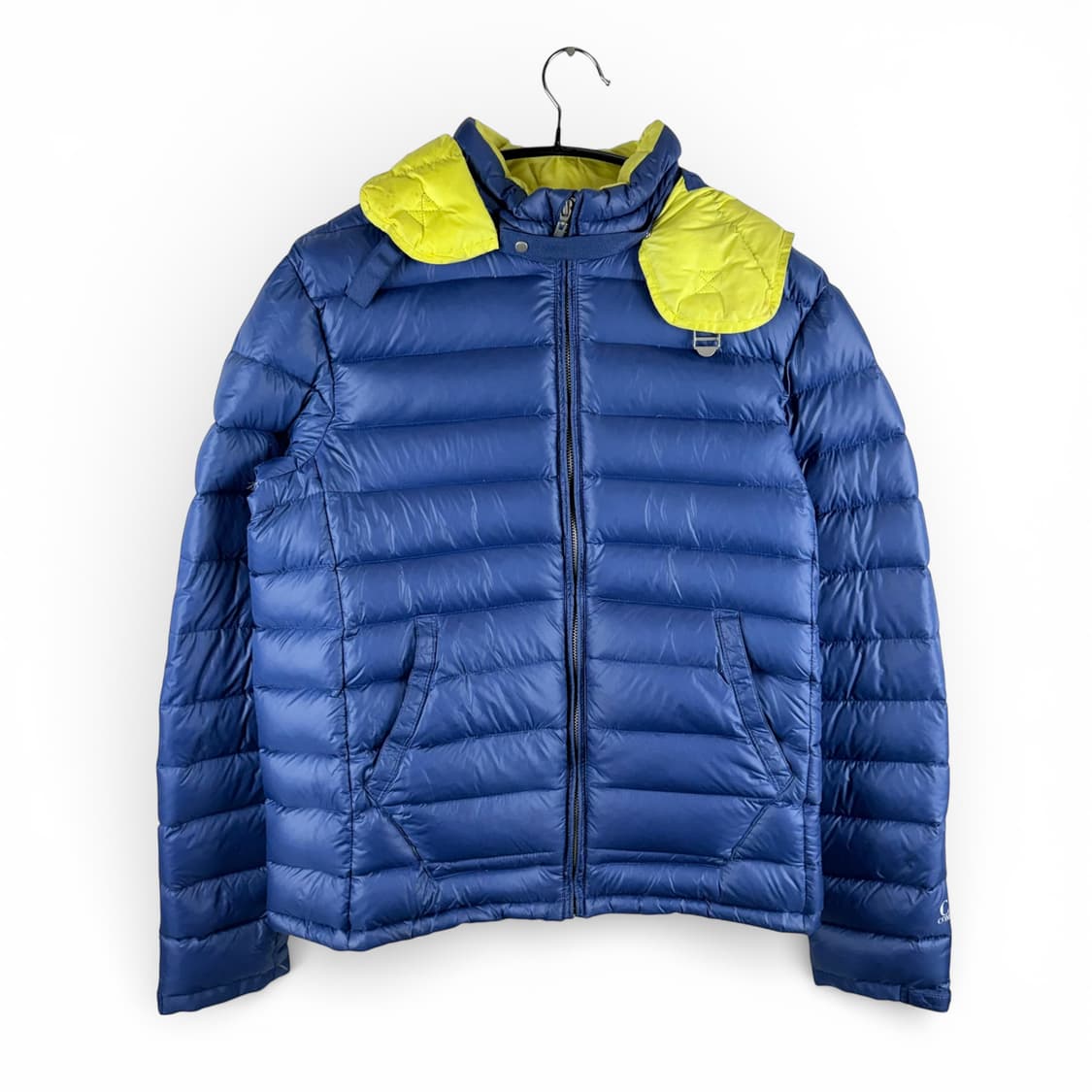 (105) CP컴퍼니 렌즈 경량 패딩 블루 상품이미지1