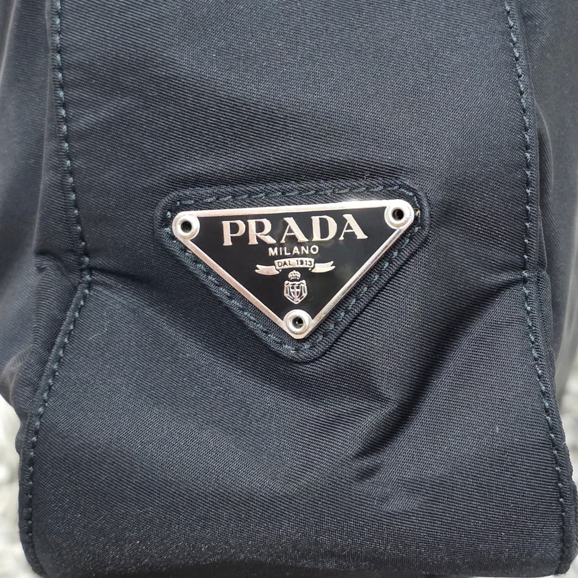 프라다 포코노 나일론 삼각로고 토트백 상품이미지9