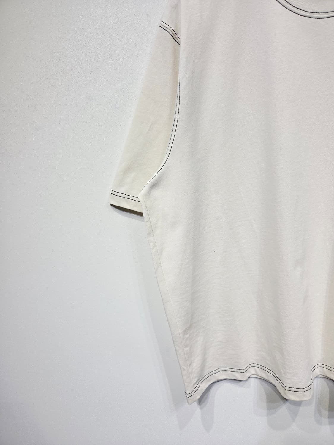 AMI 아미 시그니처 로고 스티치 반팔 티셔츠 상품이미지4