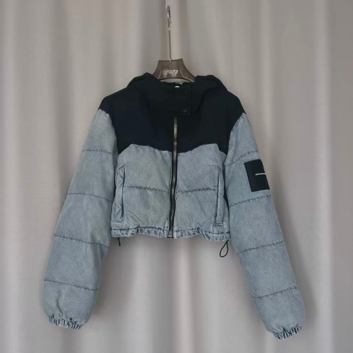 (~3/1까지만) 알렉산더왕 로고 패치 크롭 데님 패딩 xs 상품이미지3