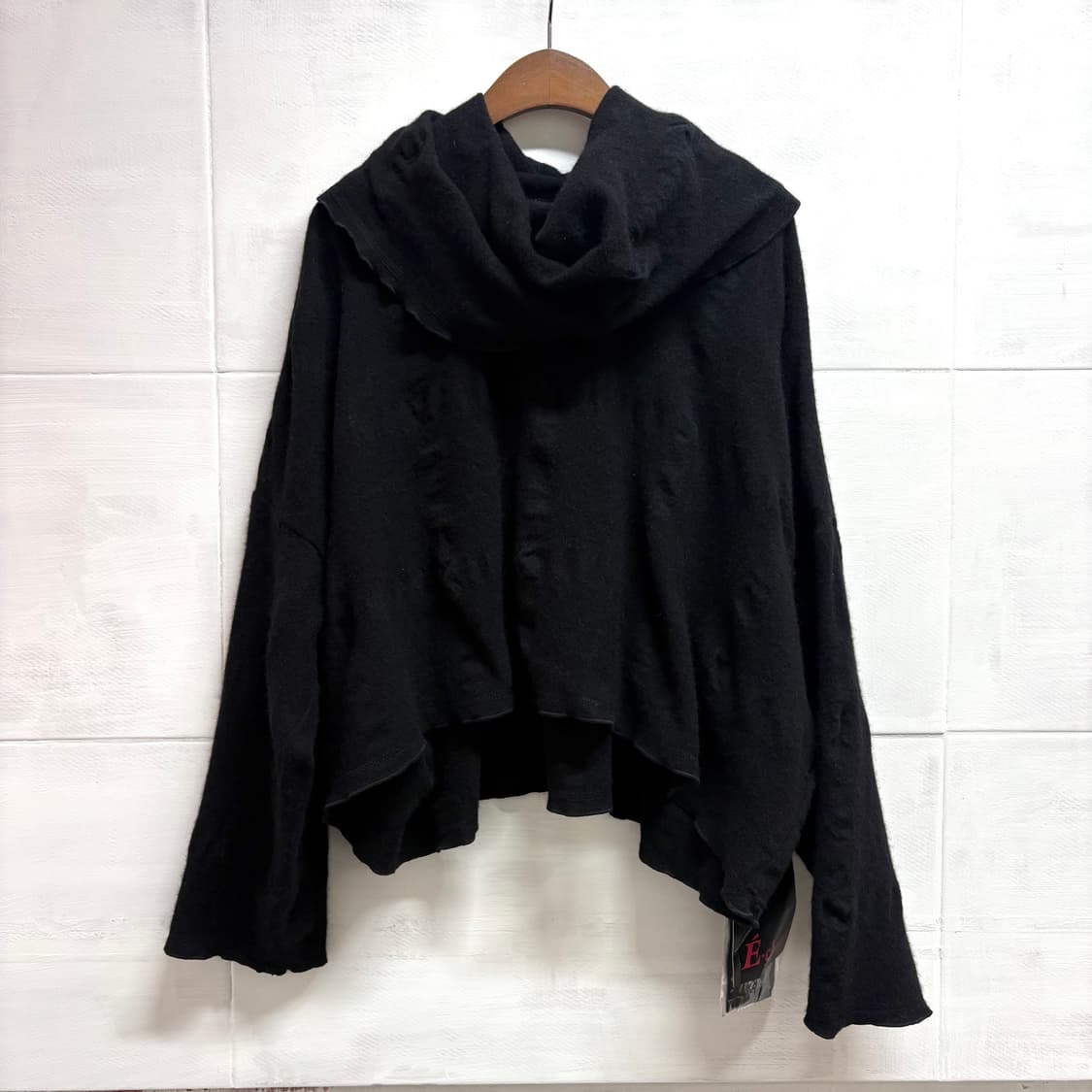 E-clat 울 블랙 터틀넥 언발루즈핏 탑 (Made in JAPAN) 상품이미지1