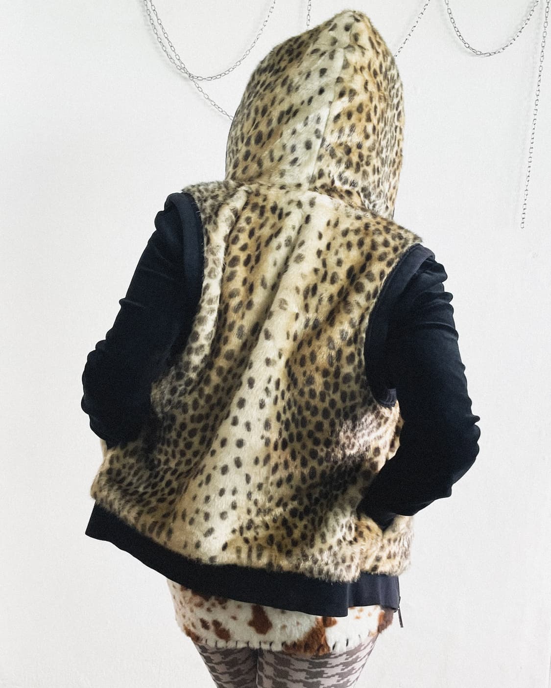 쥬시꾸뛰르 faux fur 레오파드 후드 베스트 상품이미지1