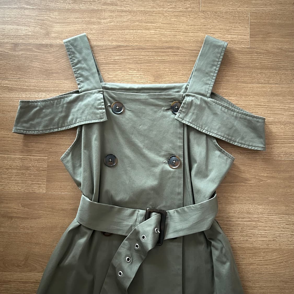 Chico(치코) 트렌치 오프숄더 원피스 상품이미지4