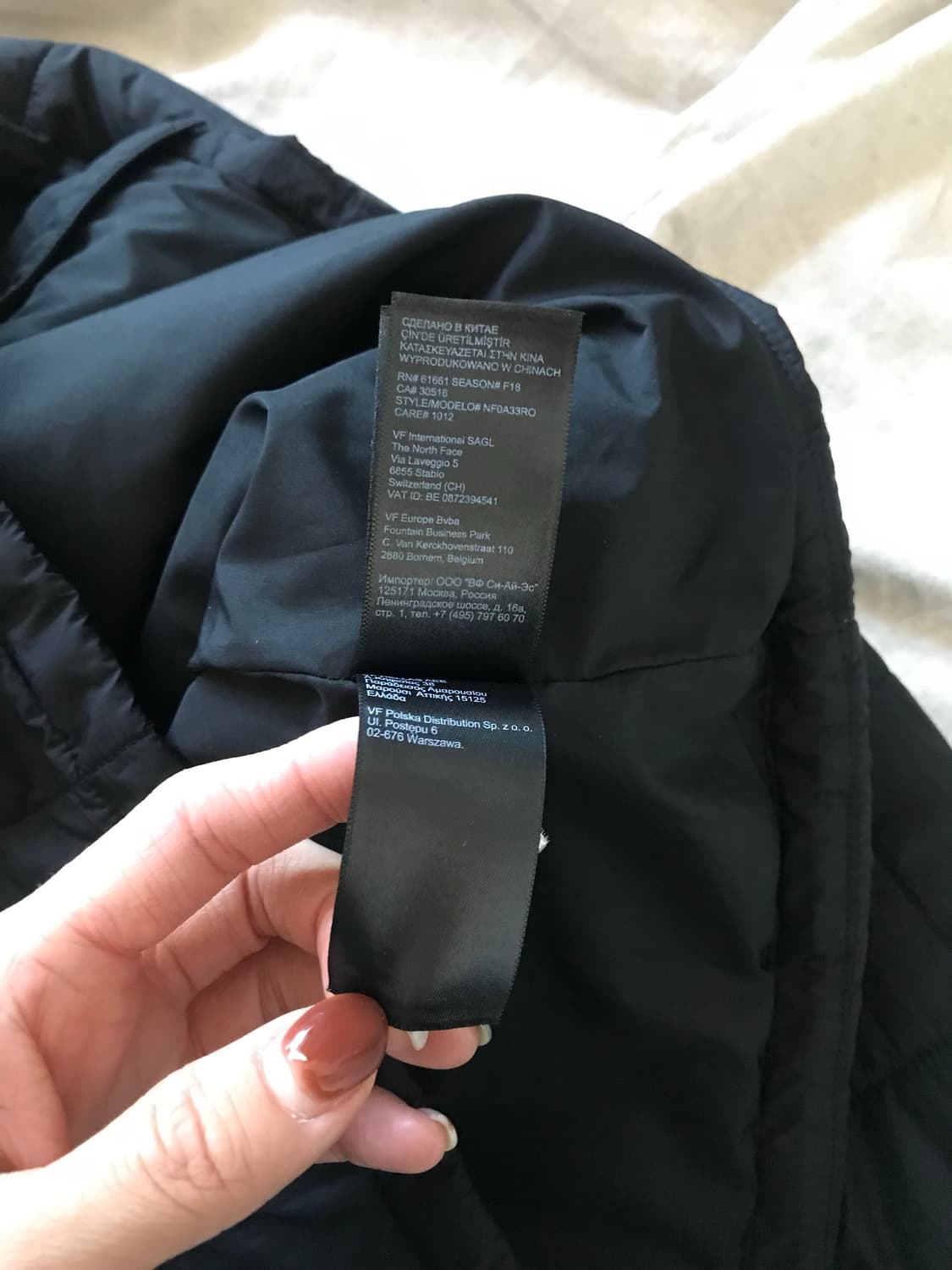 노스페이스 신형택 해외판 윈드 경량 패딩 블랙 상품이미지9