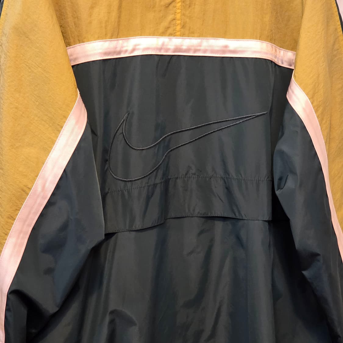 나이키 빅스우시 그린 오버핏 바람막이 상품이미지4