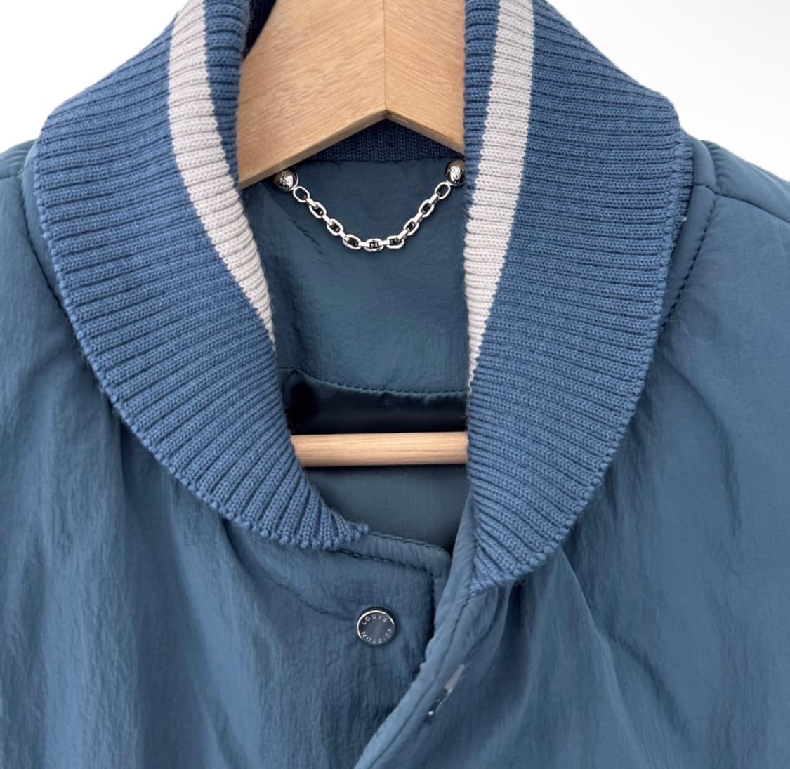 [52] 루이비통 남성 믹스드 레더 테디 바시티 블루종 블루 1AAHGX 상품이미지4