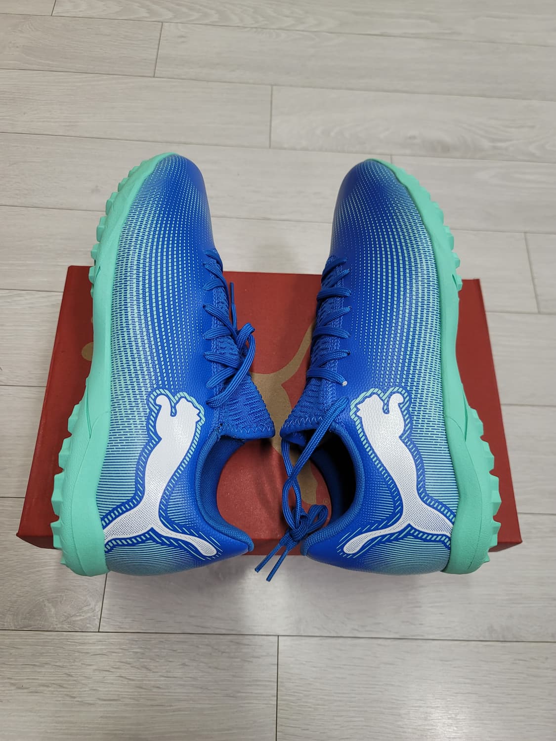 (250)푸마 풋살화 퓨처 7 플레이 TT[대전 직거래도 가능] 상품이미지1