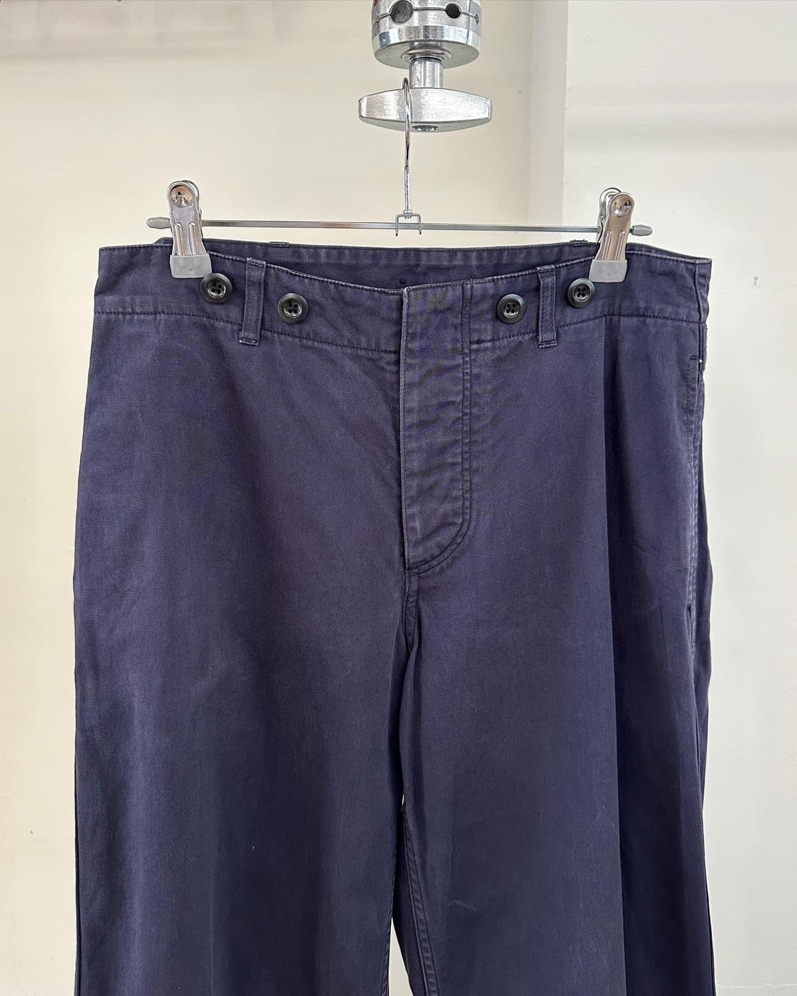 마가렛호웰 네이비 백버클 코튼 조거 팬츠  상품이미지2