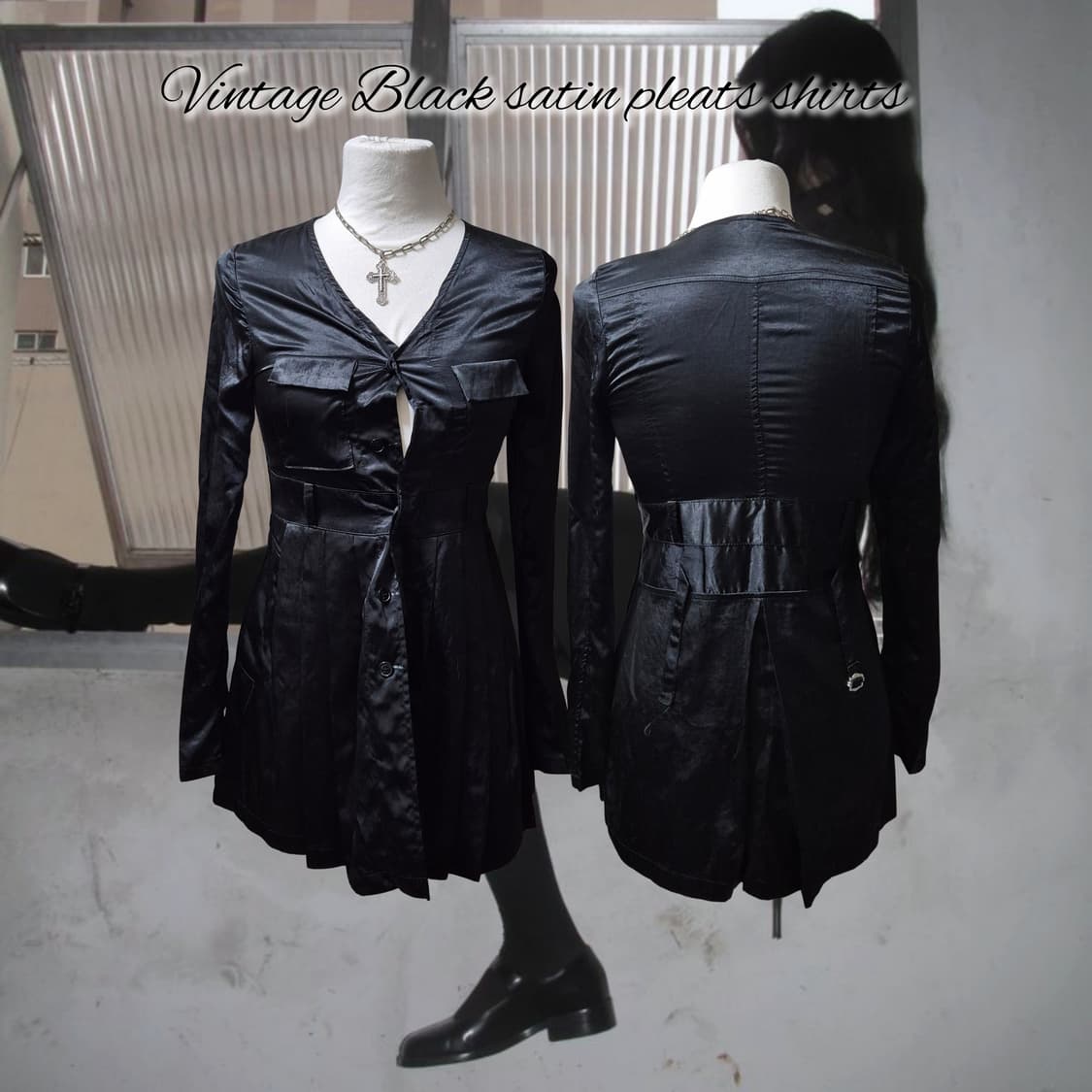 Vintage Black satin pleats shirts 상품이미지1