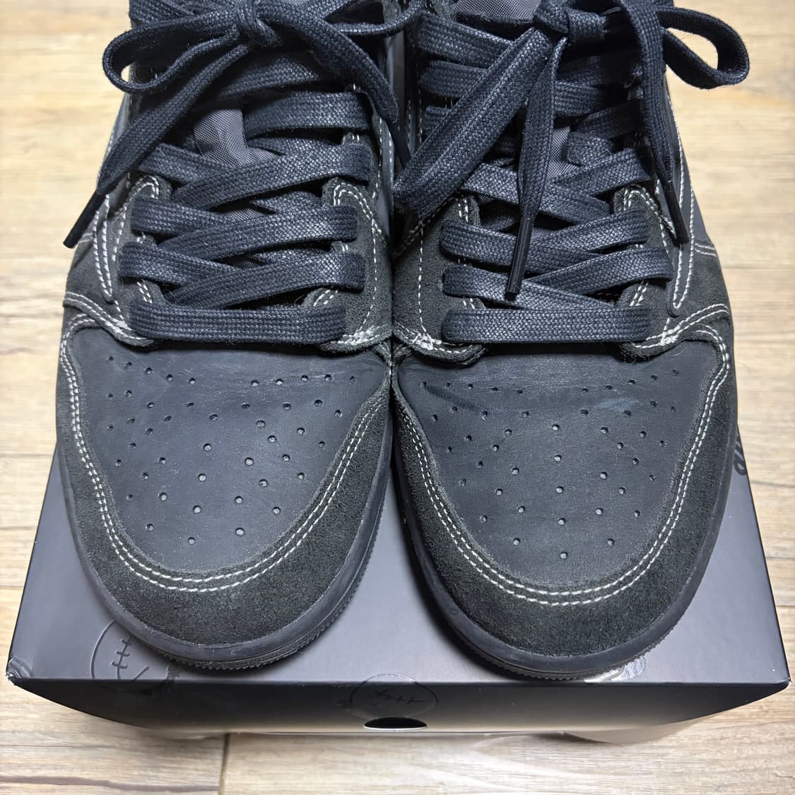 조던 1 로우 트레비스 스캇 블랙 펜텀 280 상품이미지3