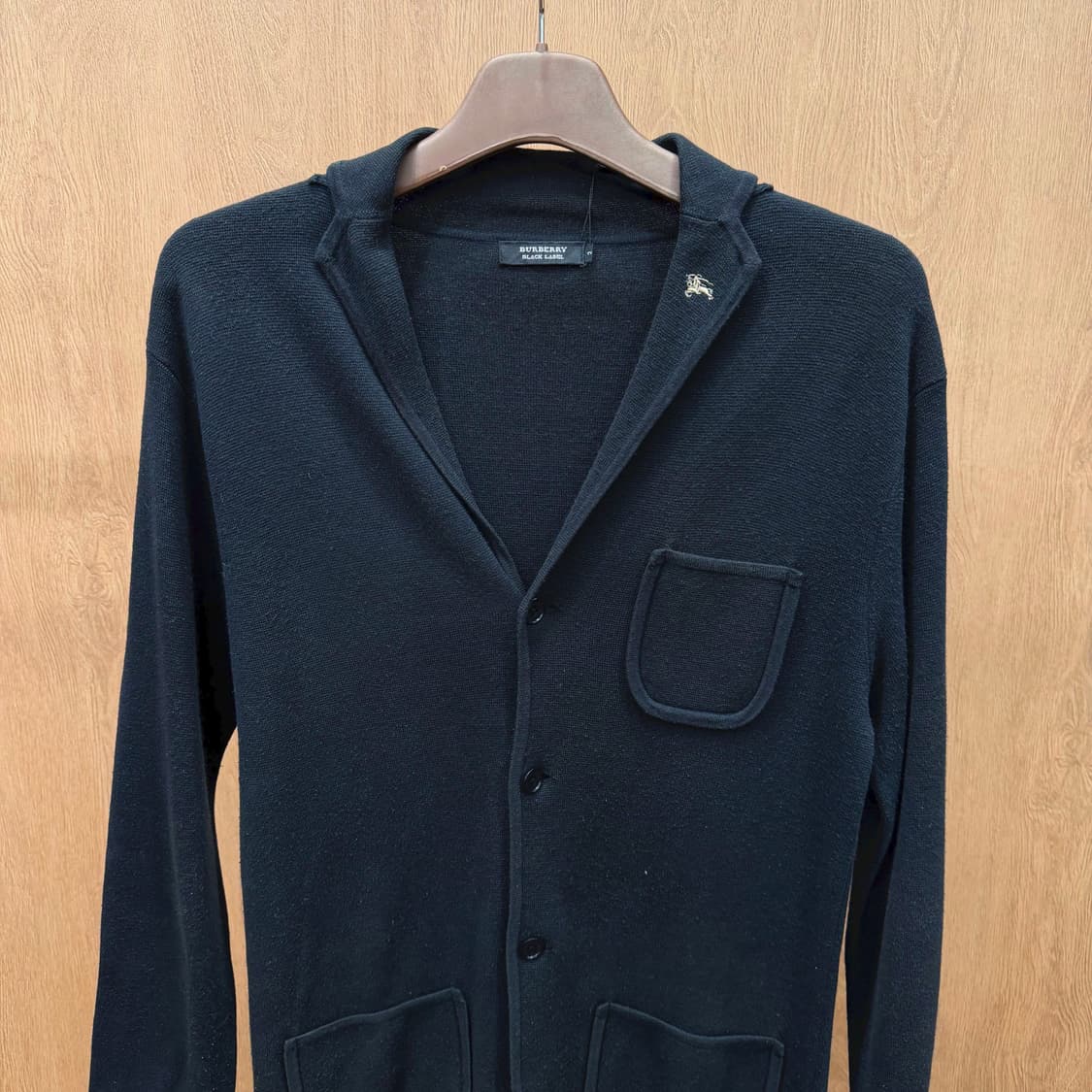 버버리 블랙 라벨 코튼 자켓 카라 로고 자수 패치 포켓 디테일 블랙 상품이미지4