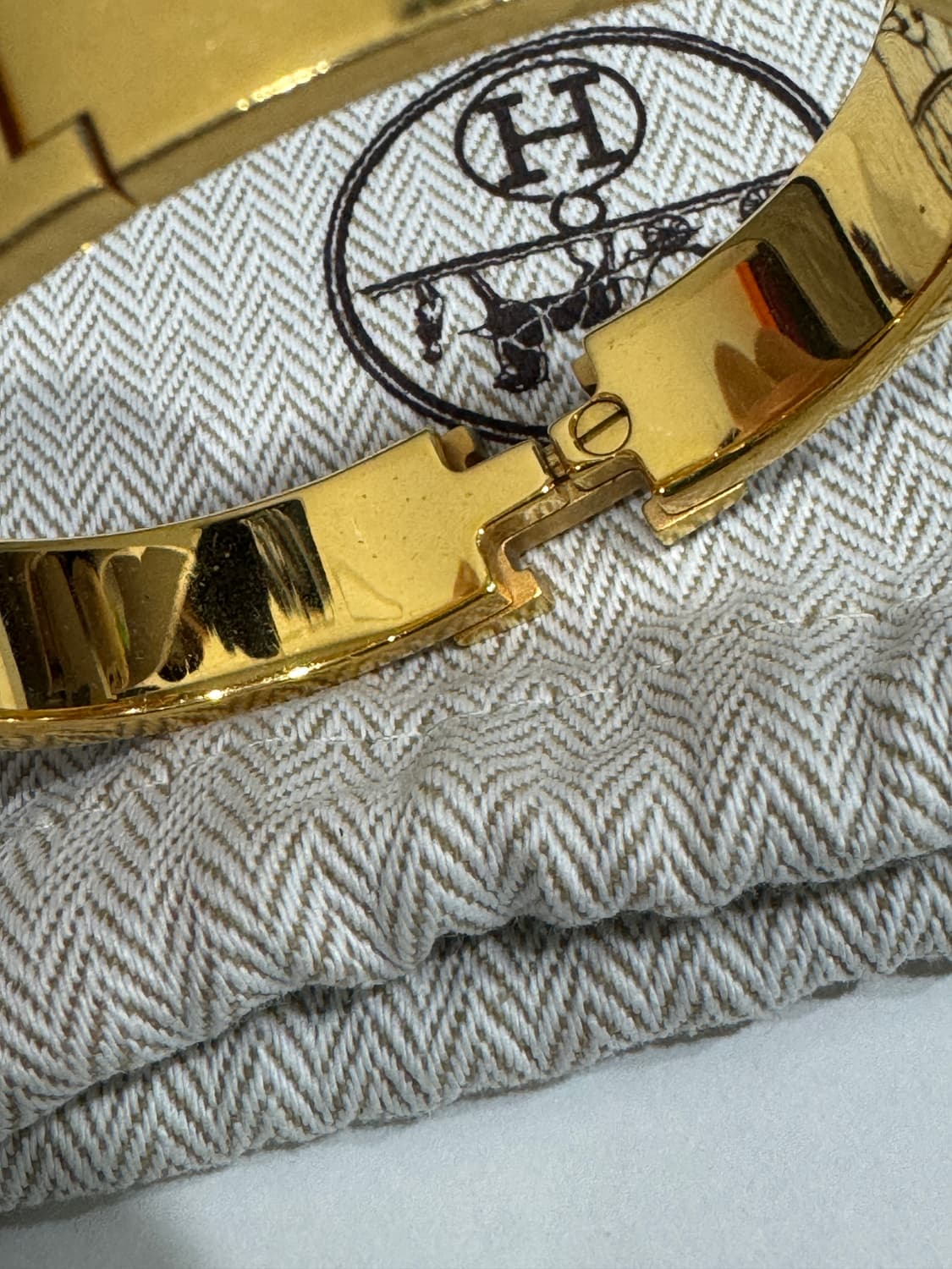 에르메스 클릭아슈 팔찌 금장 블랙 상품이미지4