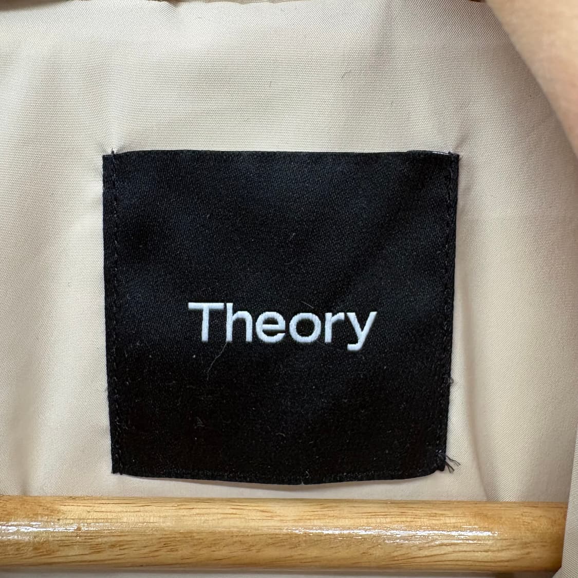 띠어리 베이지 패딩 점퍼 여/S 상품이미지4