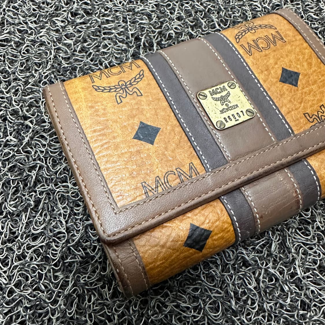 MCM 엠씨엠 비세토프 가죽 지갑 상품이미지3