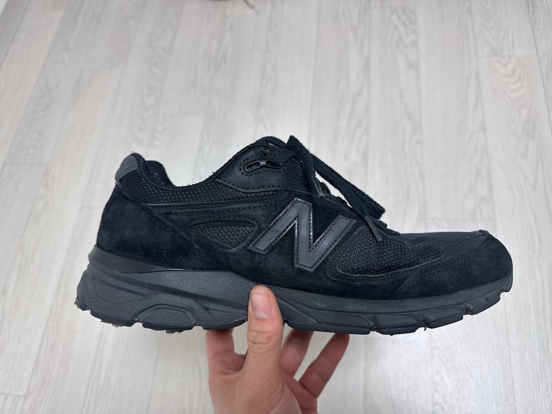 뉴발란스 990 v4 트리플블랙 280 상품이미지5