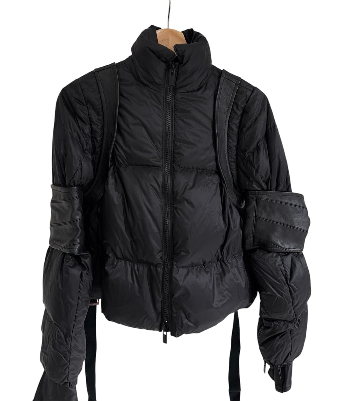 사카이 16FW 런웨이 하이브리드 레더 크롭 푸퍼 상품이미지3