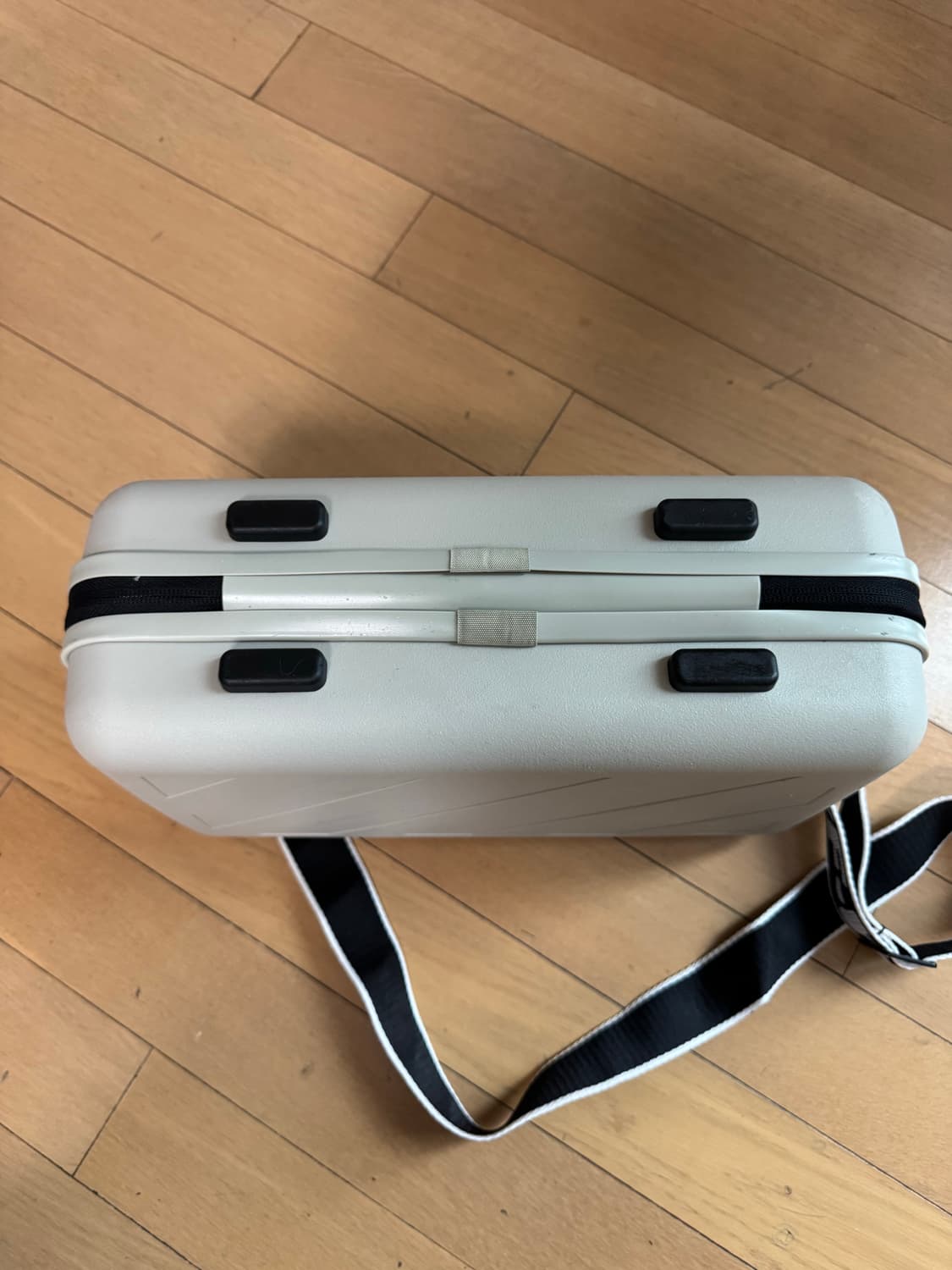 오프화이트 아모레퍼시픽 상품이미지2