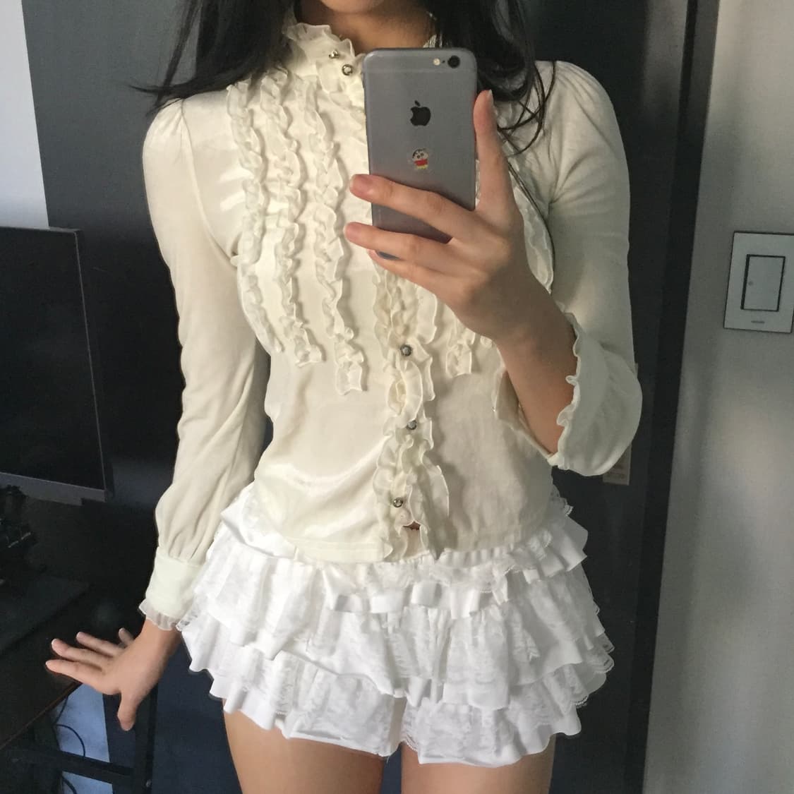 히메갸루 프릴 레이스 투버튼 벨벳 블라우스 상품이미지2