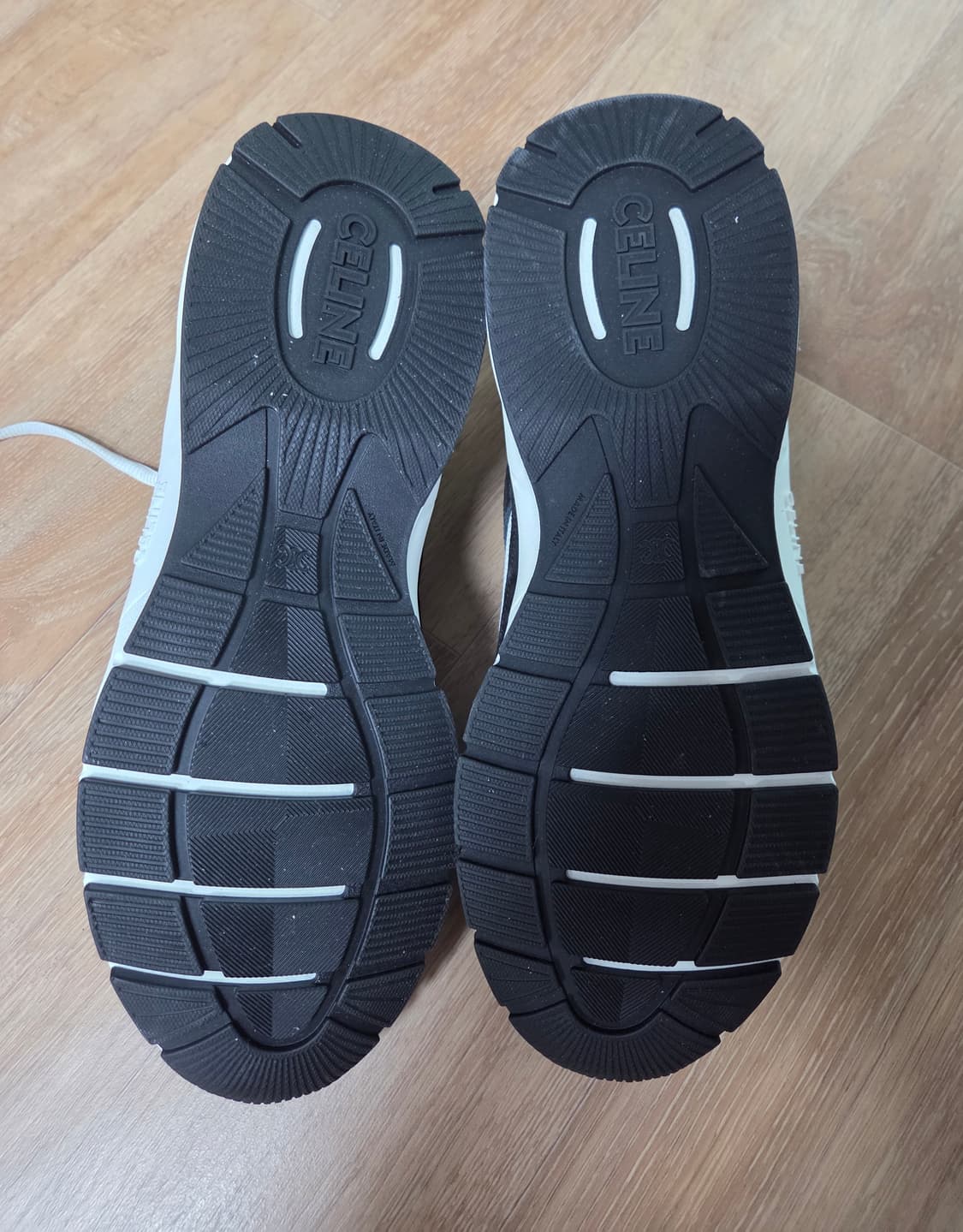 (310) 정품 24 F/W 셀린느 러너 CR03 스니커즈 상품이미지6