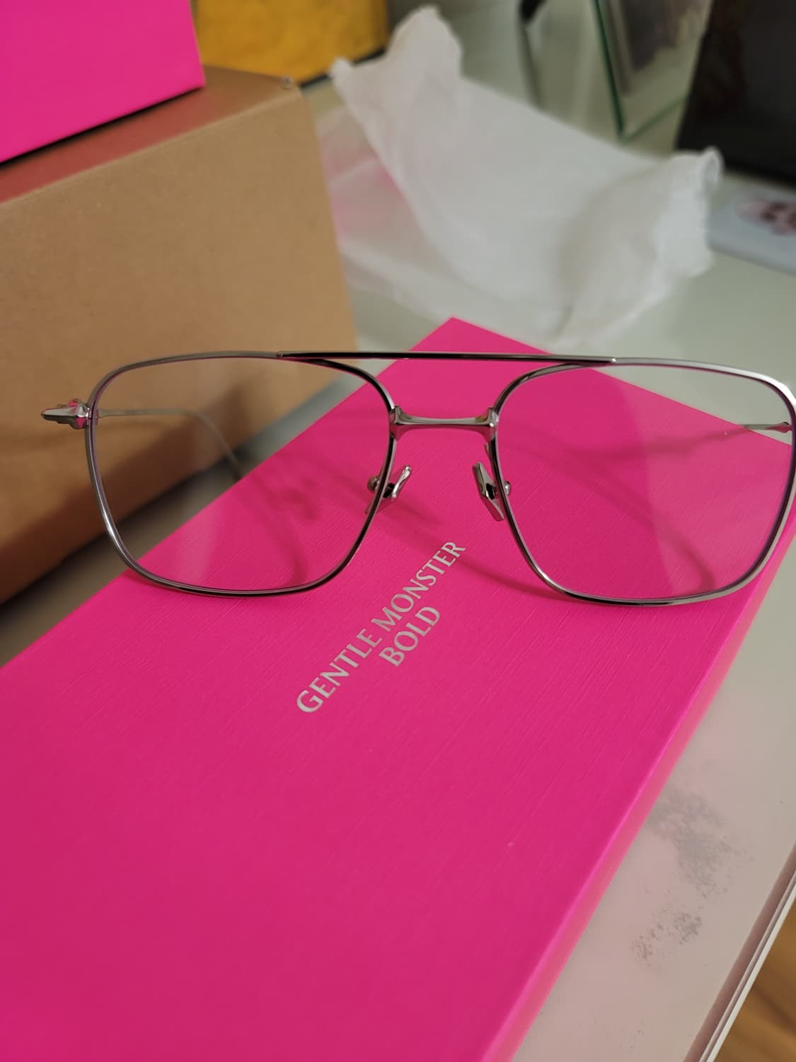 젠틀몬스터 멧02 안경테 판매 미착용 상품이미지4