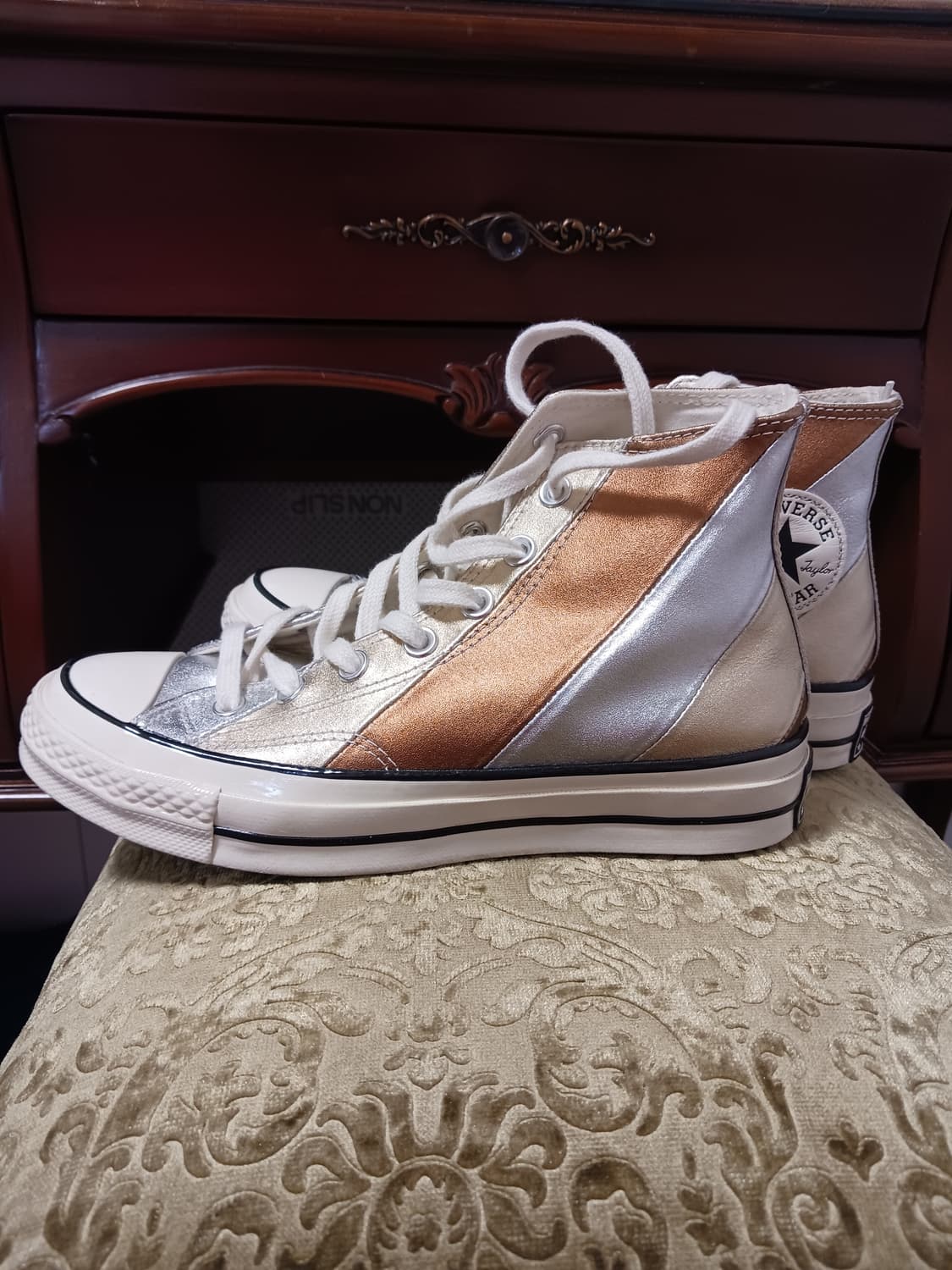 척테일러 척테일러 메탈릭골드  상품이미지3