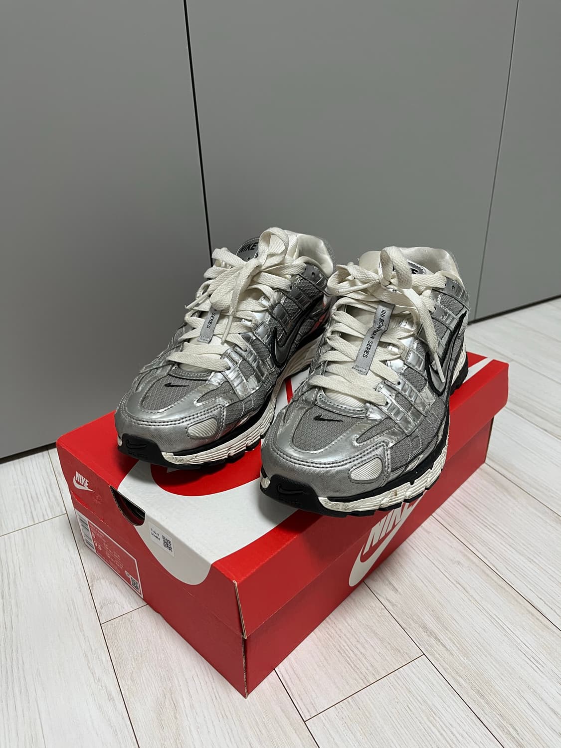 [260] 나이키 P6000 메탈릭 실버 풀박스 상품이미지1