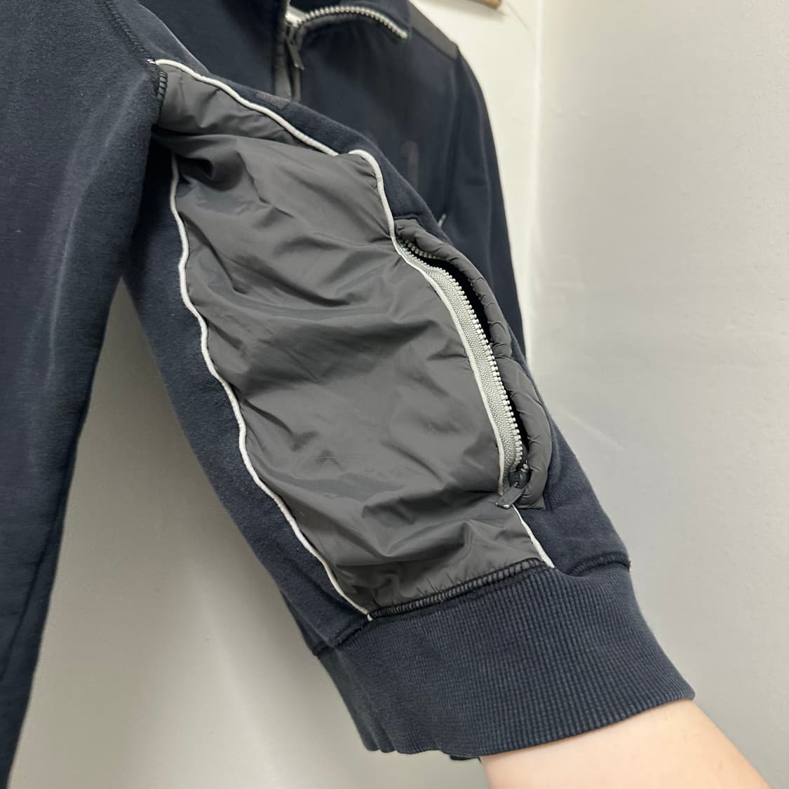 아르마니 진스 디테일 면집업 상품이미지3